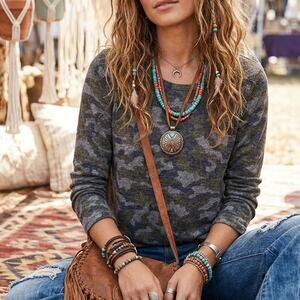 Alexander Jordan Camoflauge Long Sleeve Short Slight Hi Lo Hem Size S